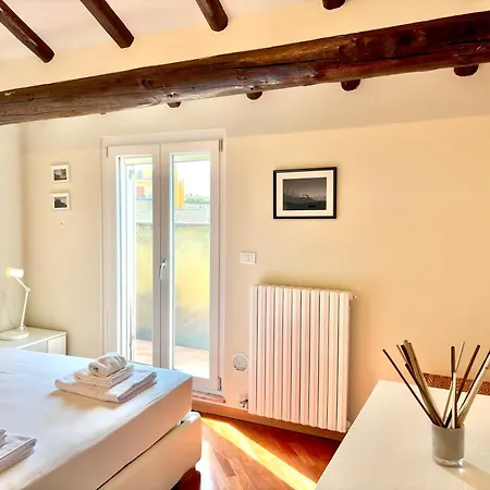 Belltower View Appartement Parme